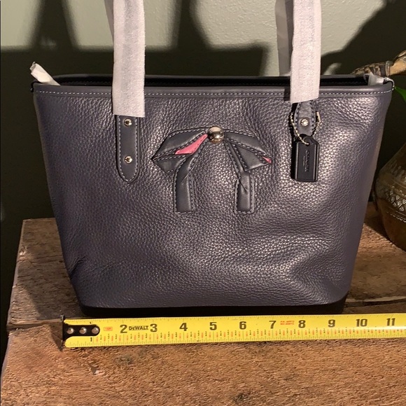 Coach purse - Picture 3 of 10